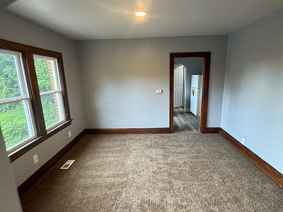 4th image of 235 S Arlington St #1
