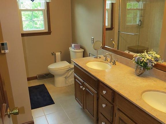 3rd image of 64843 McIntosh Ln