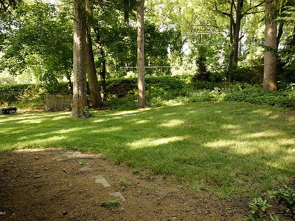 5th image of 8998 E Gull Lake Dr