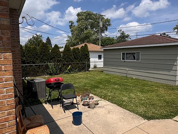 3rd image of 137 Linden Ave