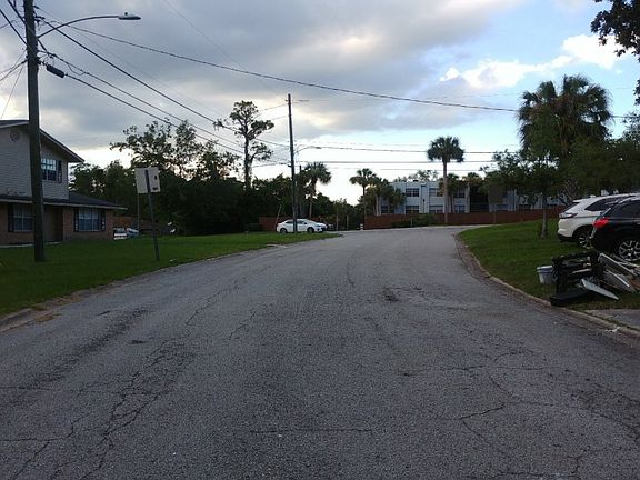4th image of 1066 W Parkridge Cir