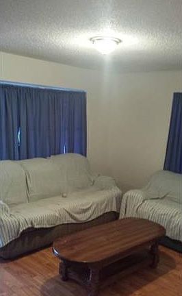 2nd image of 810 S Saville Ave