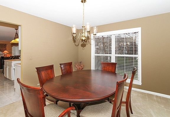 4th image of 1525 Longmeadow Ln
