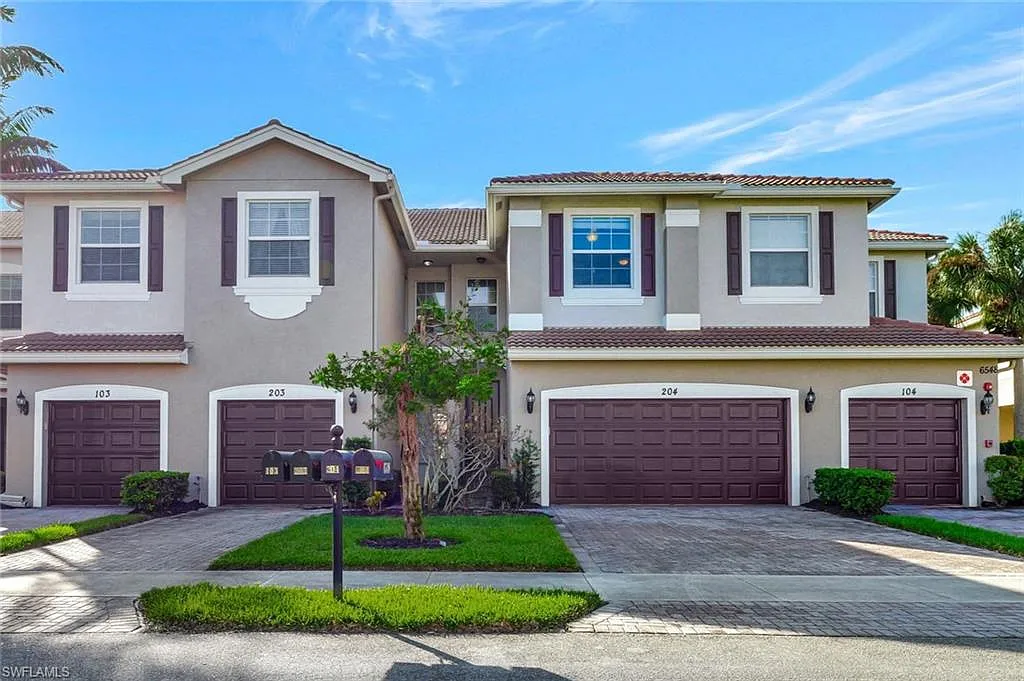 3 bed, 2.5 bath, 2288 sqft, $6,000 — Photo 1