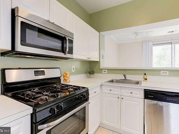 3rd image of 12903 Alton Sq APT 201