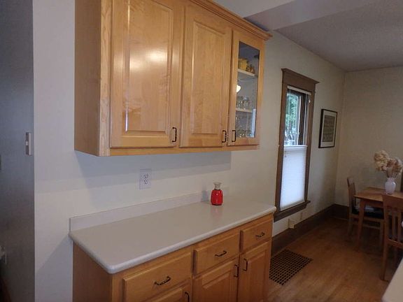 5th image of 3525 35th Ave S