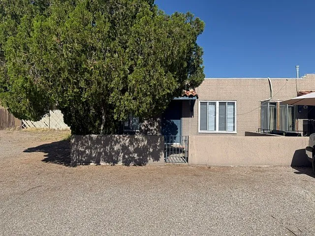 1 bed, 1.0 bath, 500 sqft, $800 — Photo 2