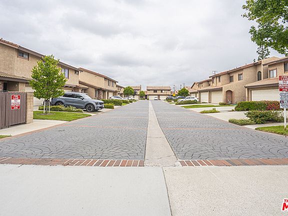 3rd image of 1071 N Glendora Ave