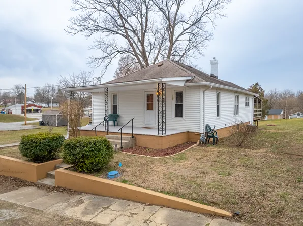 107 N Seminary St, Creal Springs, IL 62922