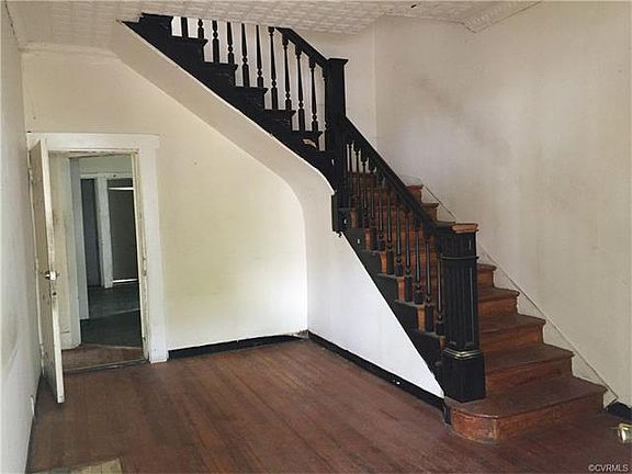 3rd image of 3402 Delaware Ave #02