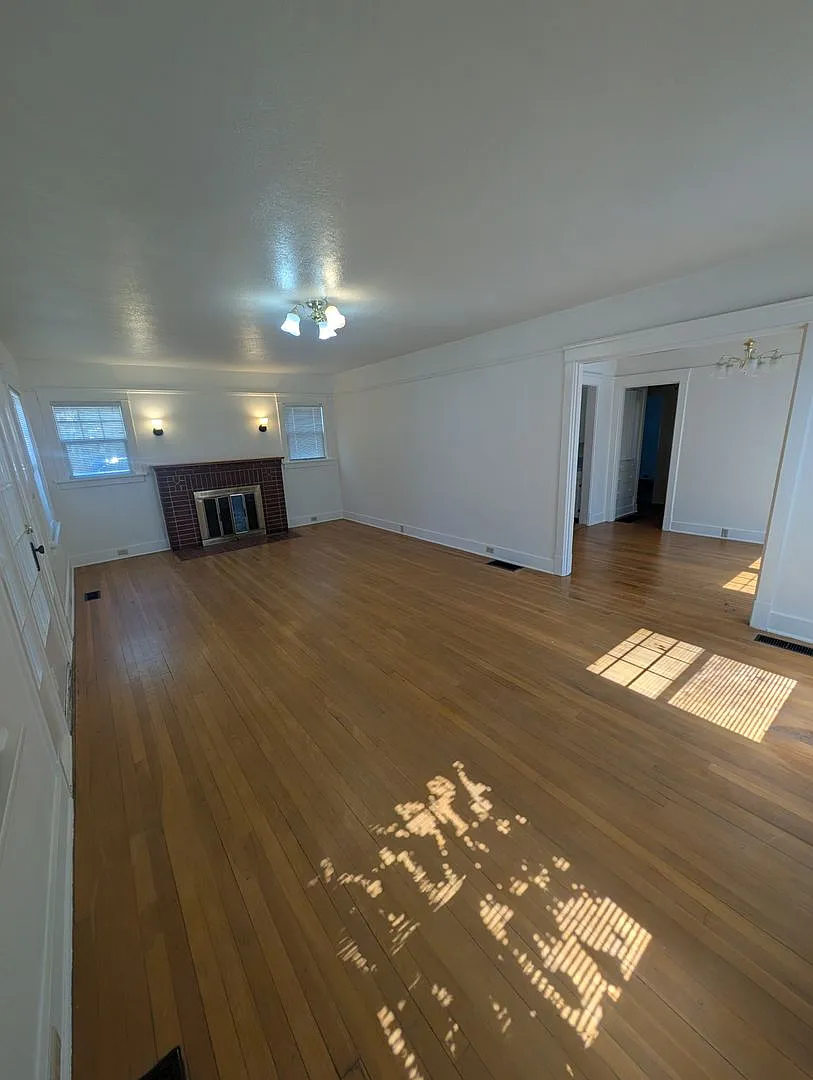 3 Bedroom 1 bath House — Photo 3
