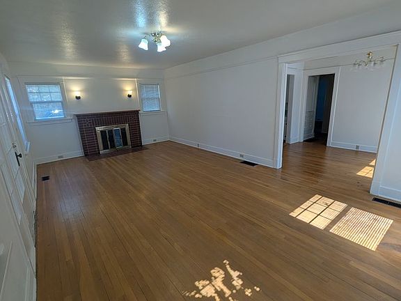 3rd image of 435 N 2nd St