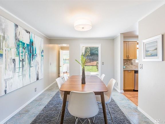 5th image of 18644 Marine View Dr SW