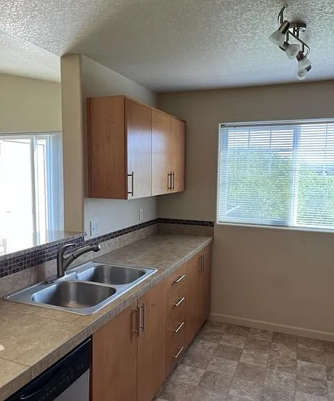 10834 NE Holly St #302 — Photo 4