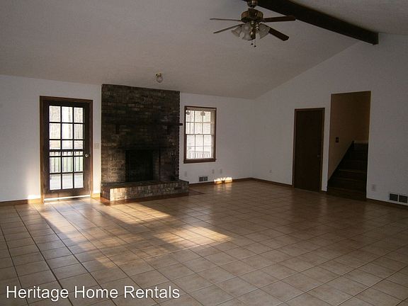 4th image of 3216 Connie Way