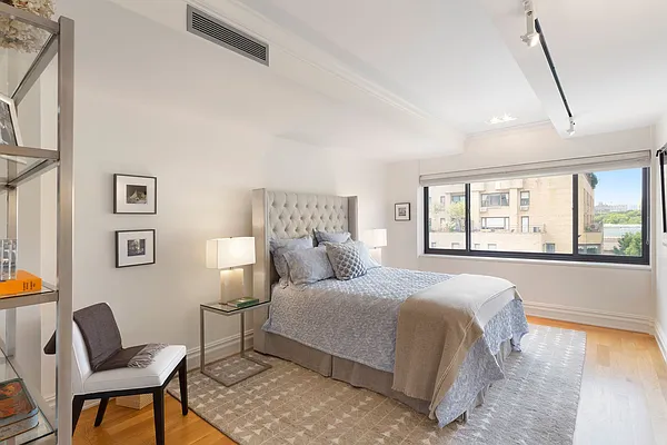 Sold by Nest Seekers International | media 20