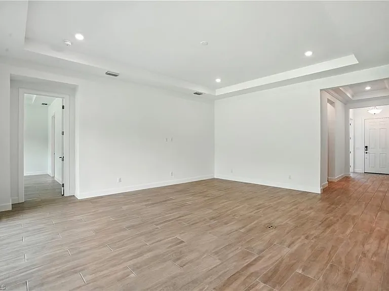 18301 Terracina Dr — Photo 7