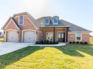 7945 Farrah St, Beaumont, TX 77707