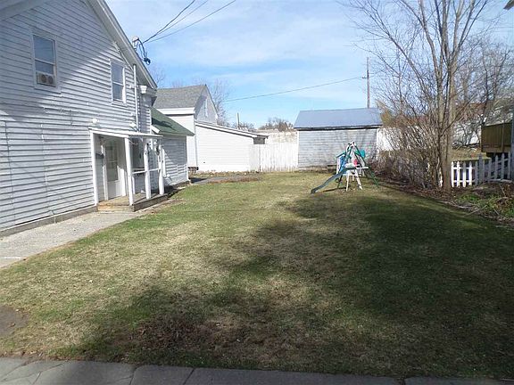 4th image of 30 Court St