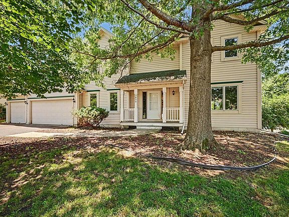 2nd image of 3850 Jamestown Curv