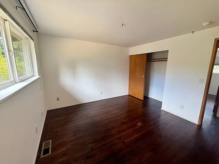 8421 31st Ave SW — Photo 9