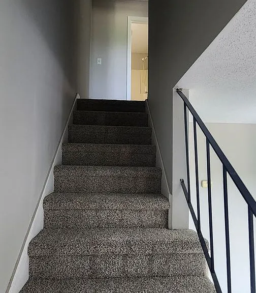 116 Arrowhead Dr — Photo 3