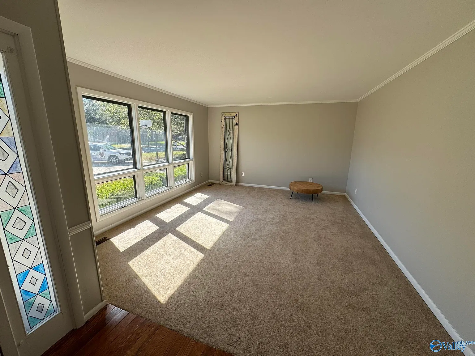 4 bed, 3.0 bath, 2460 sqft, $1,975 — Photo 2