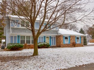 954 41st St, West Des Moines, IA 50265