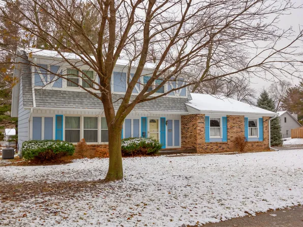 954 41st St, West Des Moines, IA 50265