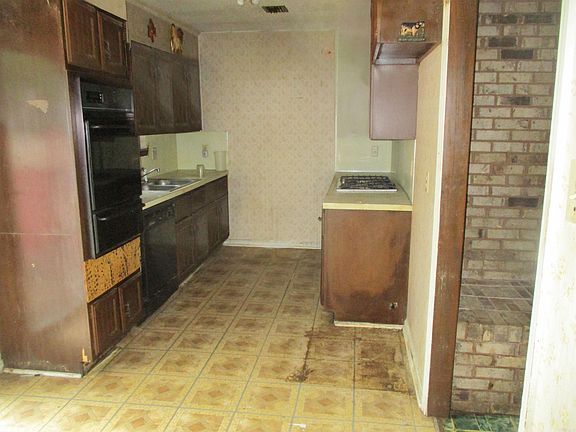 4th image of 6603 Delilah Ln