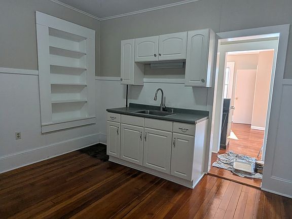 3rd image of 32 Bridge St #1