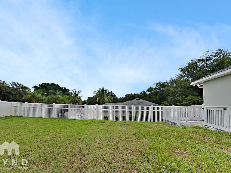2073 Hayfield Way — Photo 24