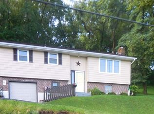 190 W Mount Airy Rd, Stevens, PA 17578