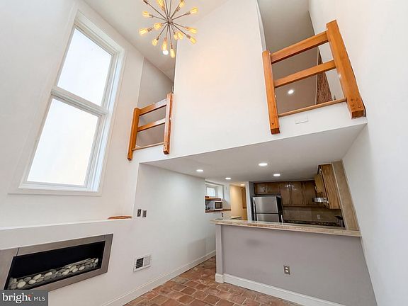 4th image of 724 13th St NE