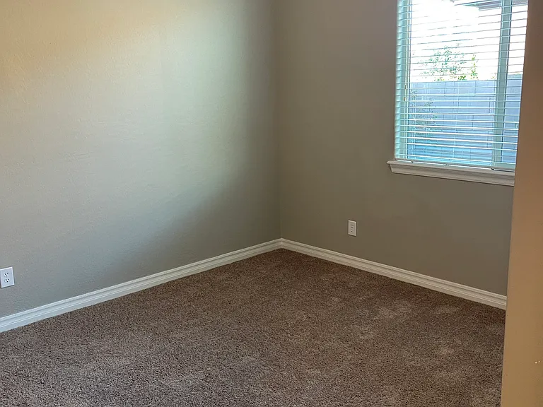 2543 E Penedes Dr — Photo 42