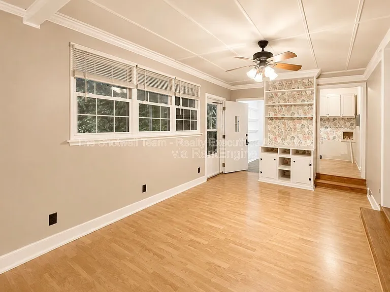 11104 Hughlan Dr — Photo 7