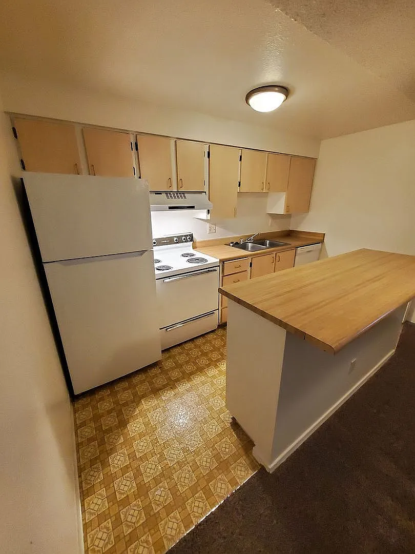 The Firs Apartments — Photo 1