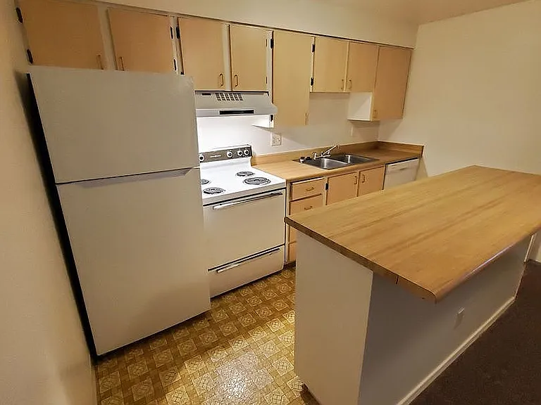 The Firs Apartments — Photo 1