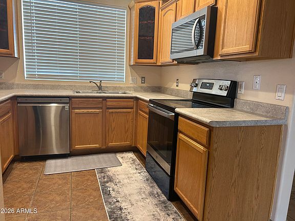 5th image of 105 N Warren St