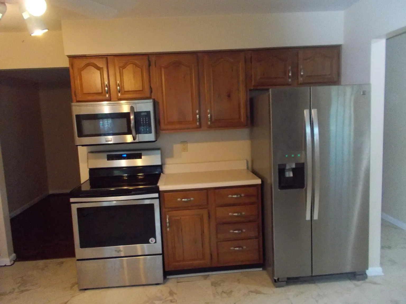 4 bed, 2400 sqft, $3,500 — Photo 3
