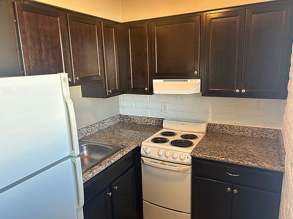 3rd image of 742 E Flynn Ln APT 4