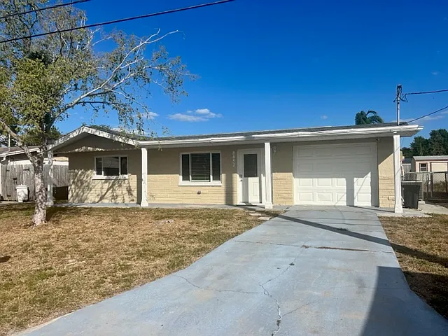 Beautifully Updated 3/1 Home Ready For Move In! — Photo 1