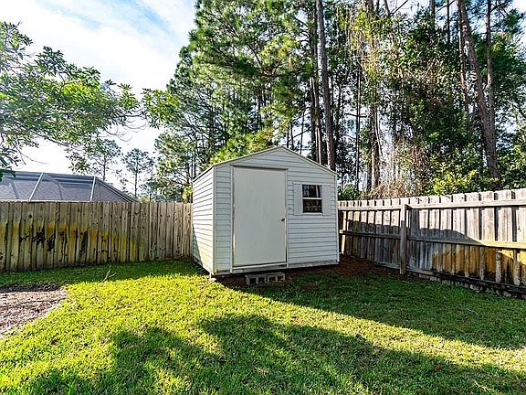5th image of 8 Russkin Ln