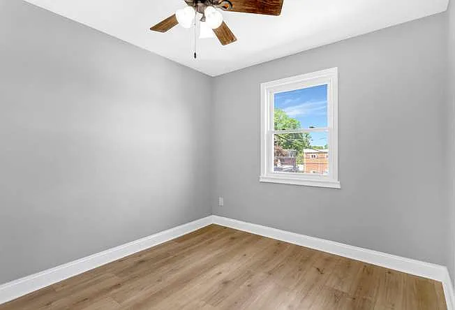 220 33rd St NE — Photo 13