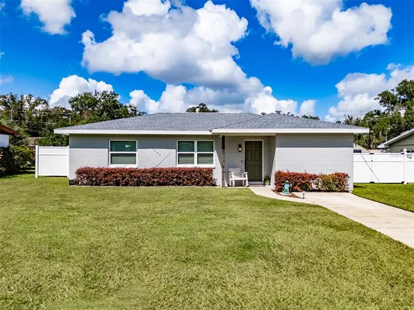 1009 N Palm Dr, Plant City, FL 33563