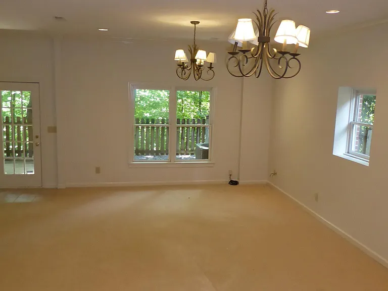 1040 Cole Cir — Photo 27