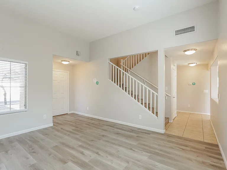 3733 W Dunbar Dr — Photo 4