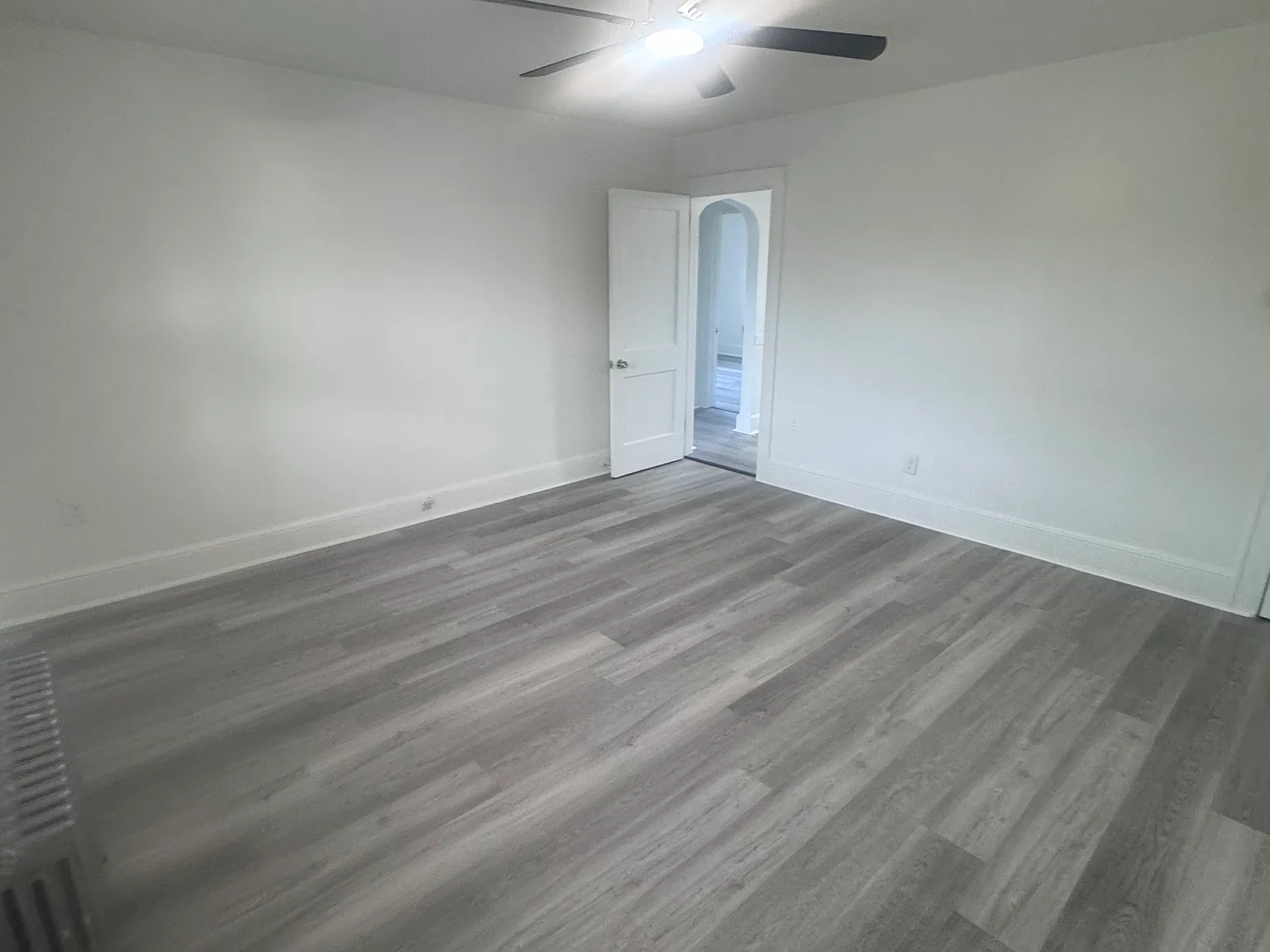2 bed, 900 sqft, $1,600 — Photo 4