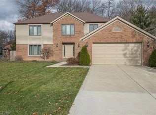 20294 Beechwood Ln, Strongsville, OH