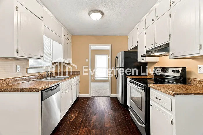 3 bed, 2.0 bath, 1430 sqft, $1,345 — Photo 4
